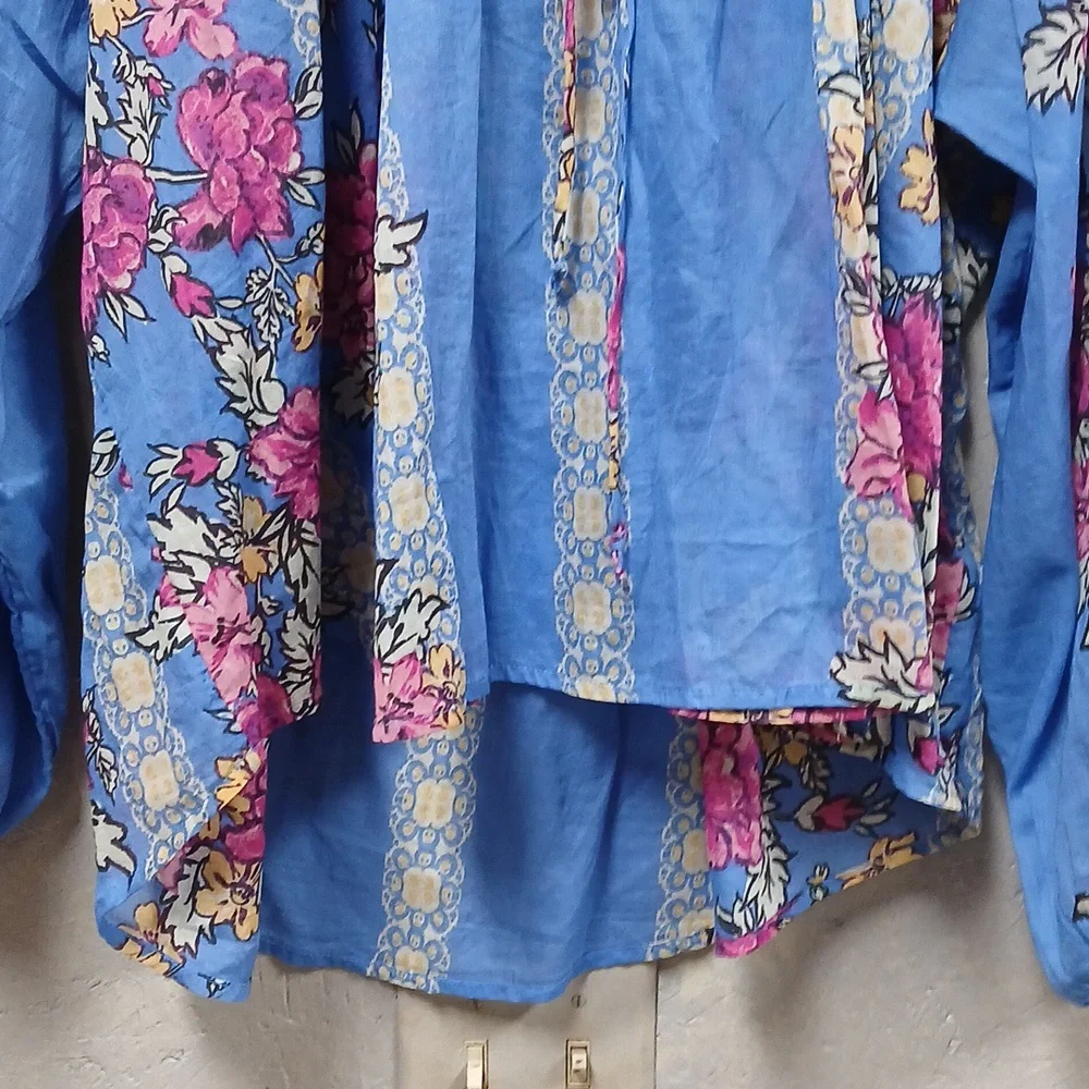 Free People Elena Size Medium Blue and Pink Floral Flowy Top Lightweight FINAL - Picture 6 of 7